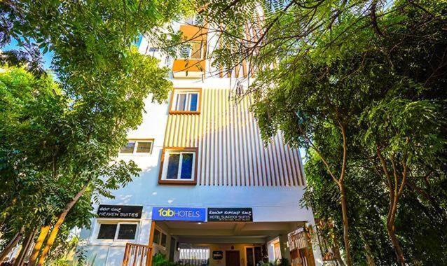 Hotel Sunroof Suites Bangalore Exterior photo